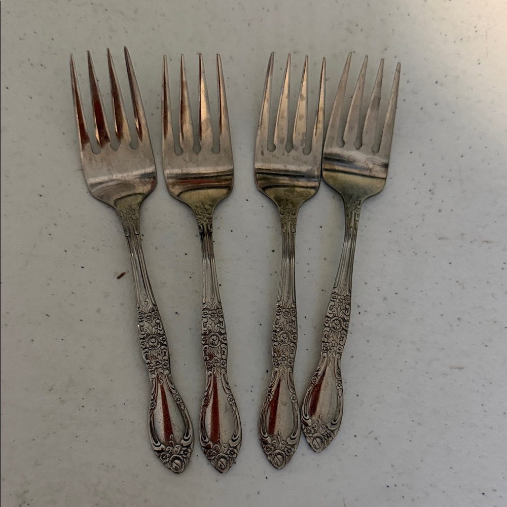 Source Unknown Silver Ornate Dinner Forks - Set of 4